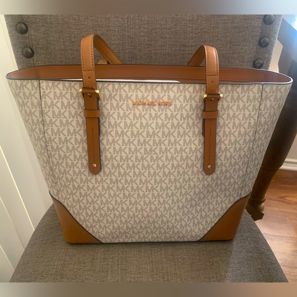 NWT Michael Kors Aria Large TZ Tote Handbag
